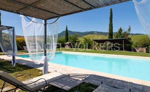 Castle for Sale in Castiglione d'Orcia, Tuscany, Italy