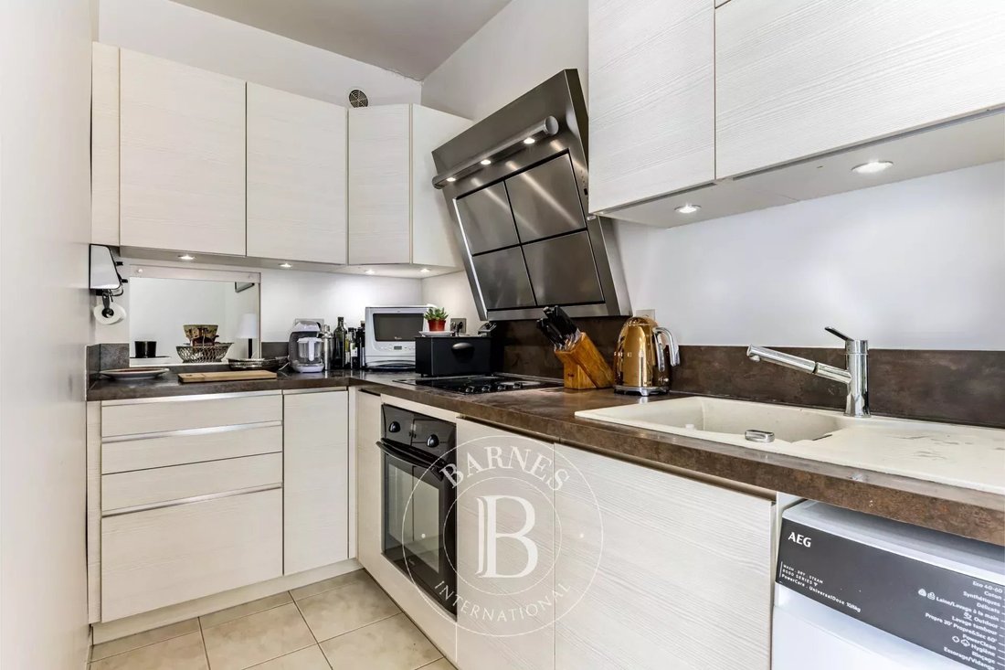 Apartment in Triangle d'Or, Paris 8e Arrondissement, Paris 5 - 16396926