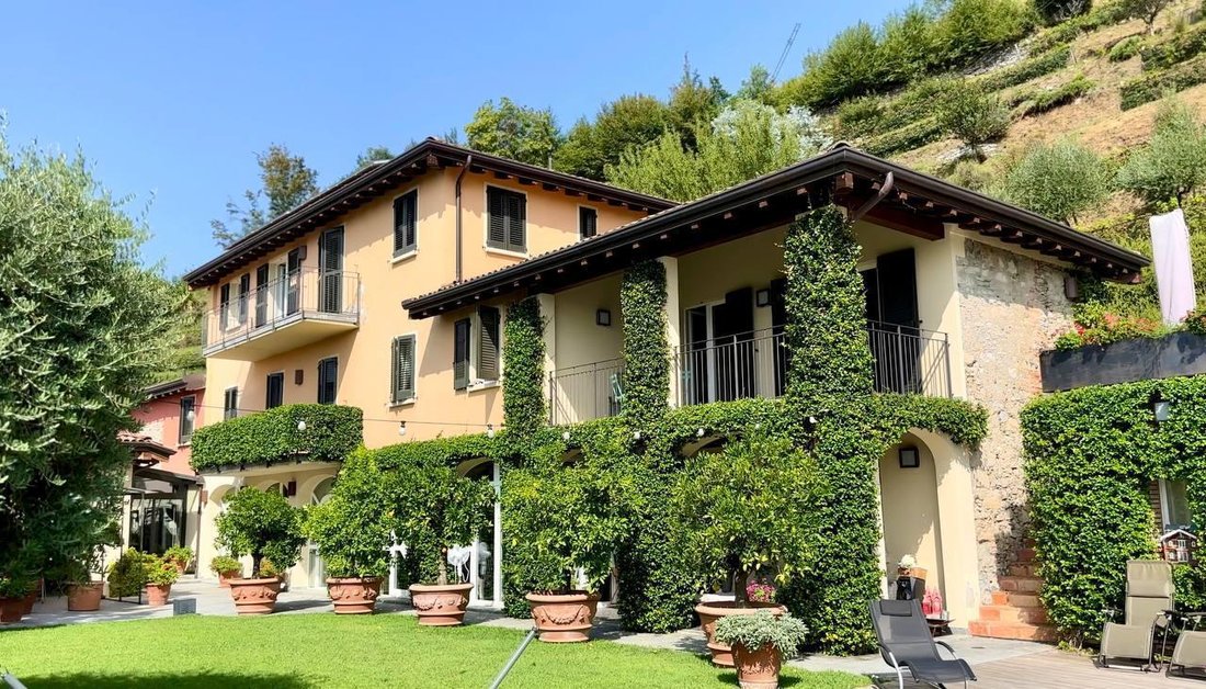 Prestigious Estate With Vineyard For Sale In Vacallo