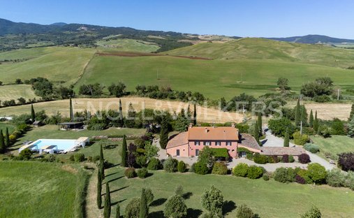 Castle for Sale in Castiglione d'Orcia, Tuscany, Italy