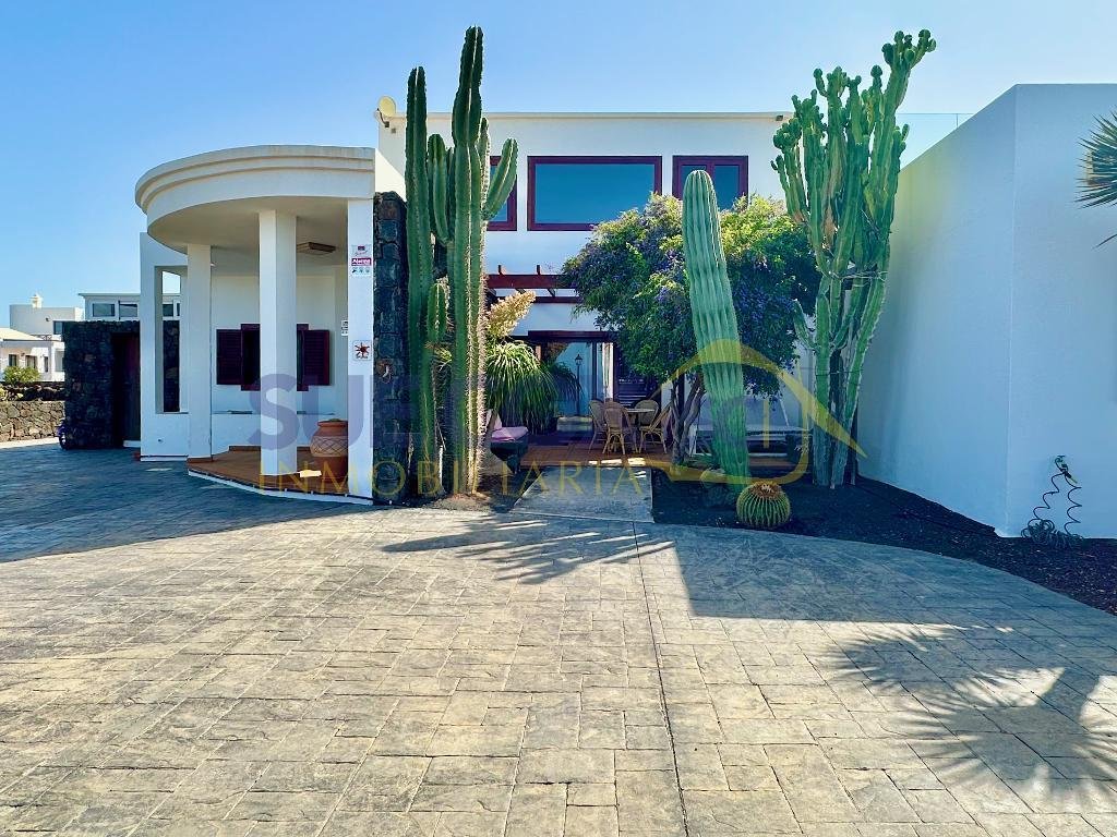 Villa in Yaiza, Canary Islands, Spain 3 - 16398830