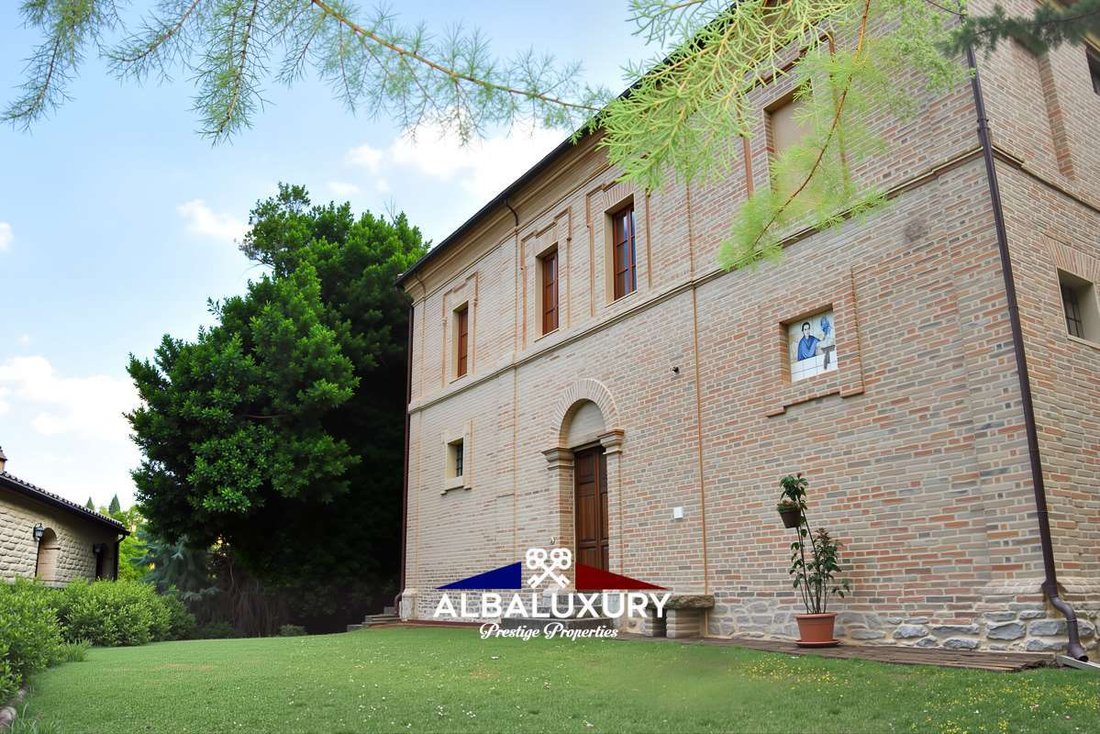 Villa in Rotella, Marche, Italy 3 - 15798291