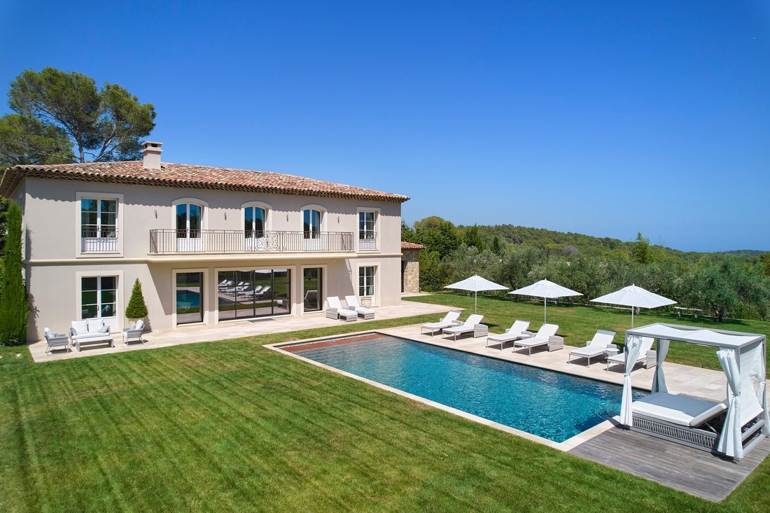Villa in Mougins, Provence-Alpes-Côte d'Azur, France 1 - 16399388