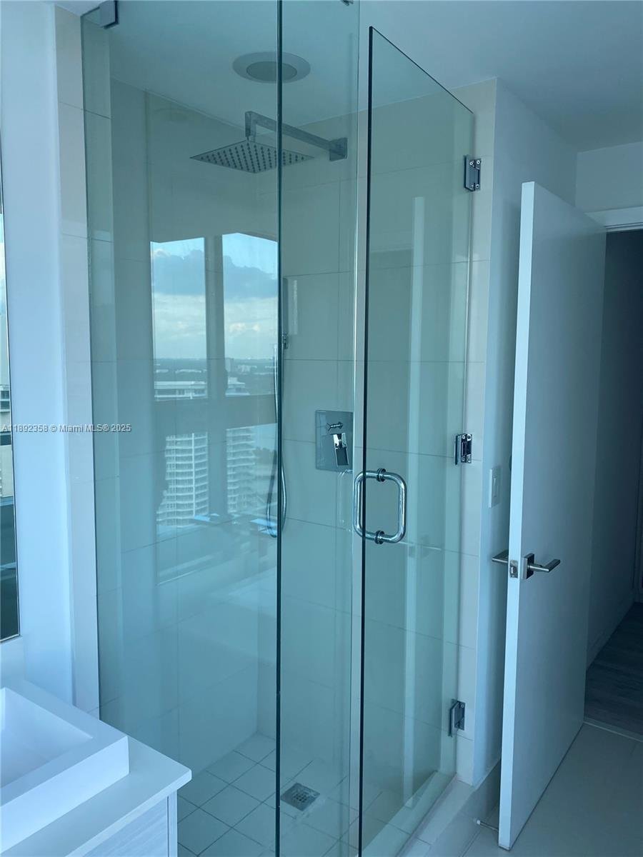 Condo in Miami, Florida, United States 5 - 16399032