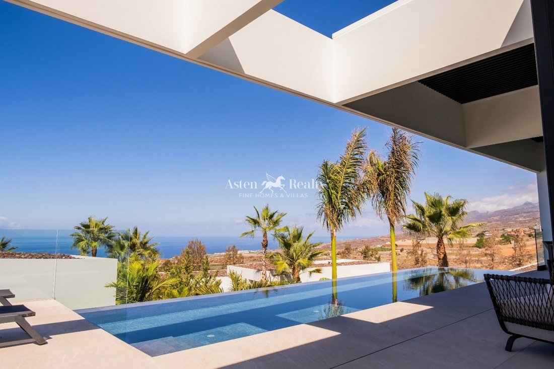 Villa in Guia de Isora, Canary Islands, Spain 1 - 16397253