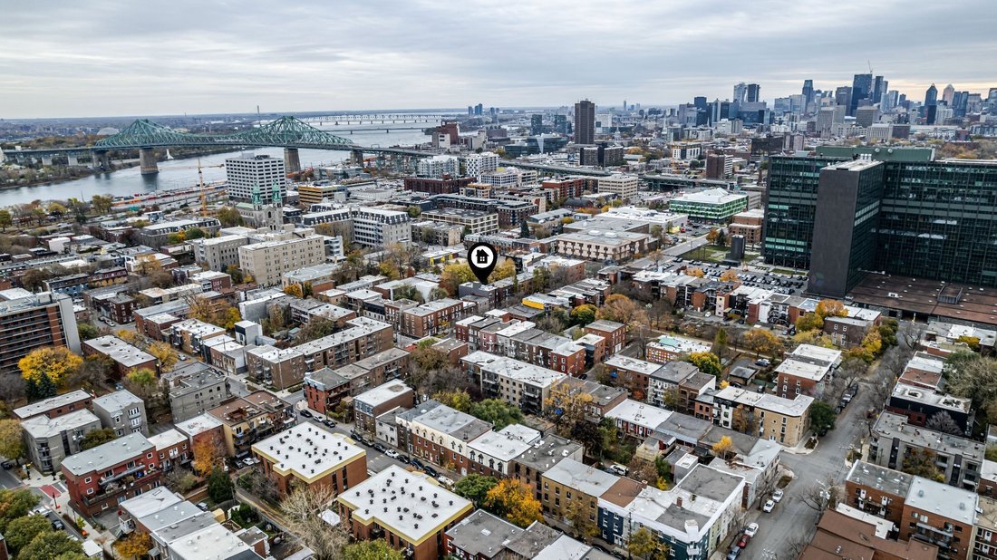Montréal, Quebec, Canada 2 - 16399247