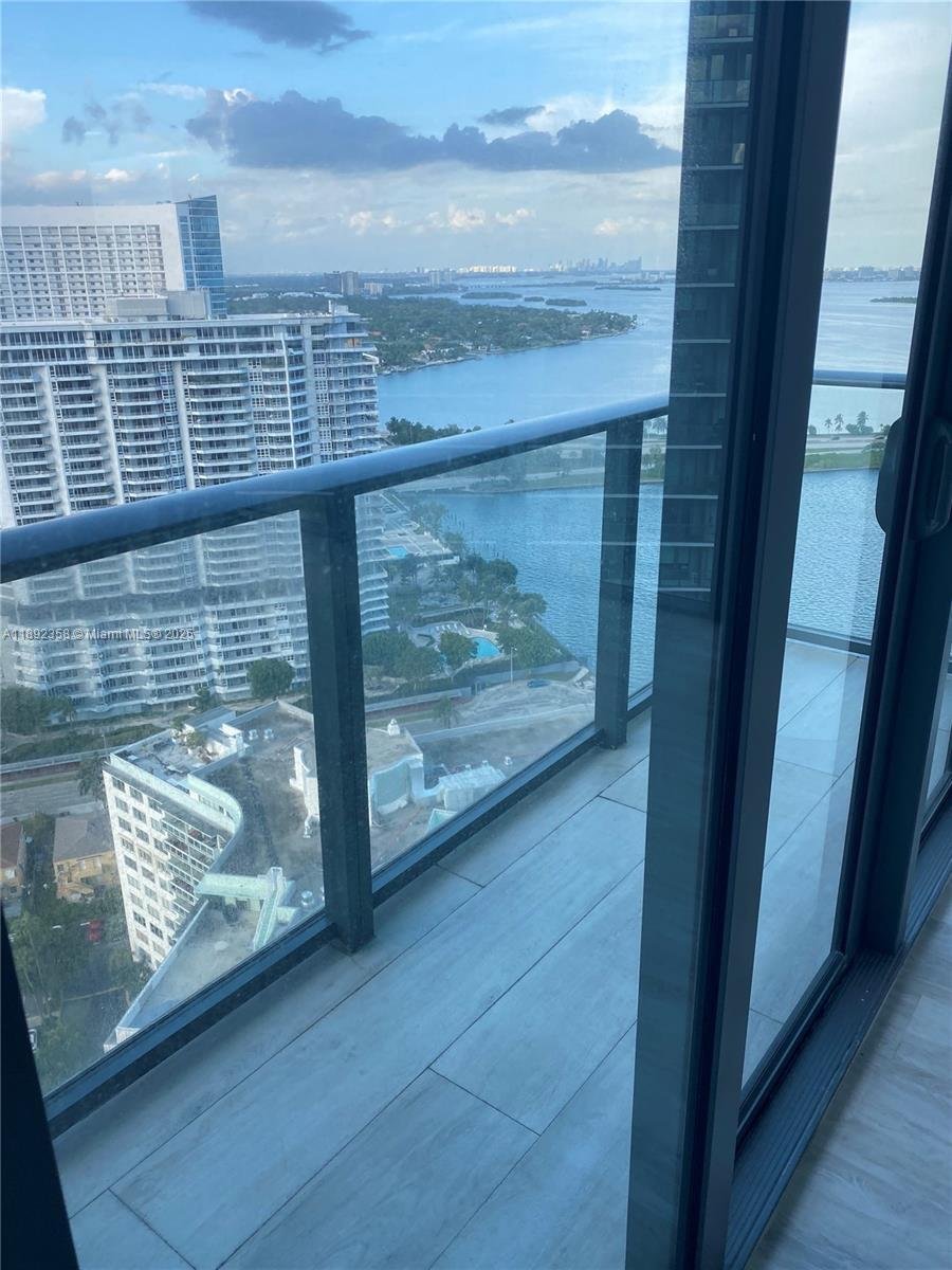 Condo in Miami, Florida, United States 3 - 16399032