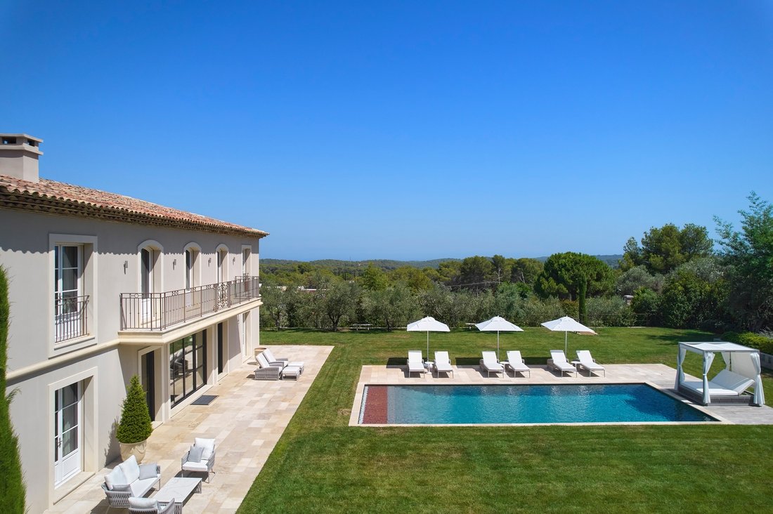 Villa in Mougins, Provence-Alpes-Côte d'Azur, France 2 - 16399388