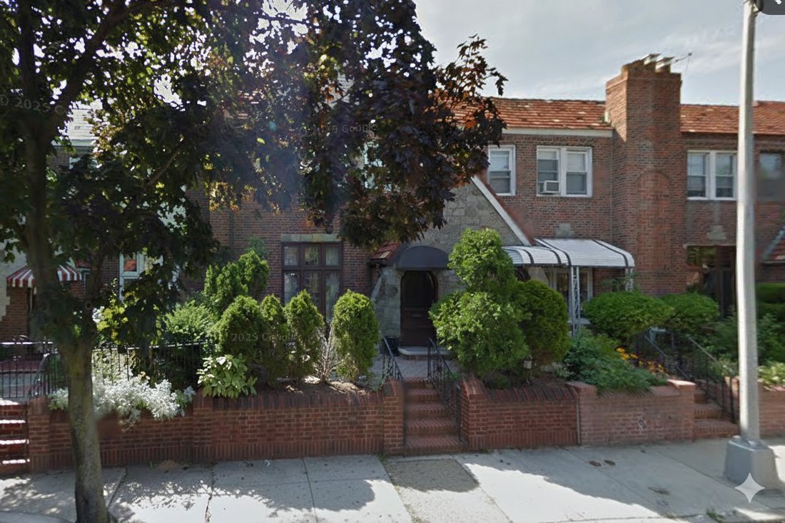 House in New York, New York, United States 1 - 16400042