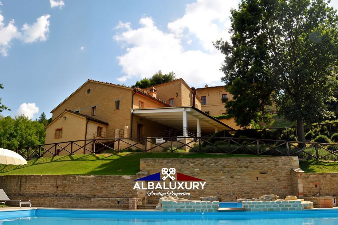 Villa in Rotella, Marche, Italy 4 - 15798291