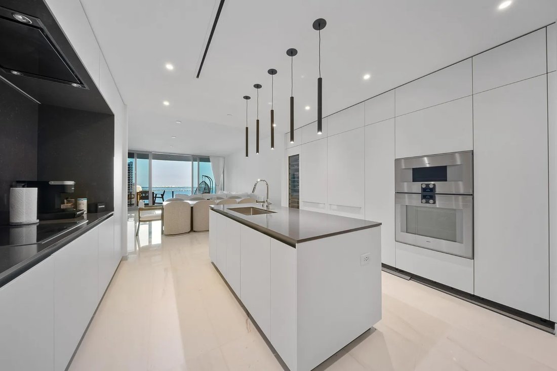 Condo in Miami, Florida, United States 4 - 16399348
