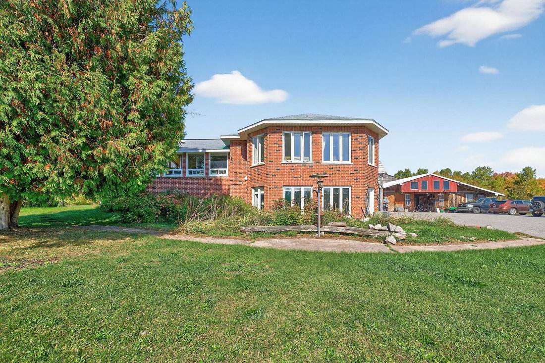 Farm Ranch in Trout Creek, Ontario, Canada 3 - 16326484