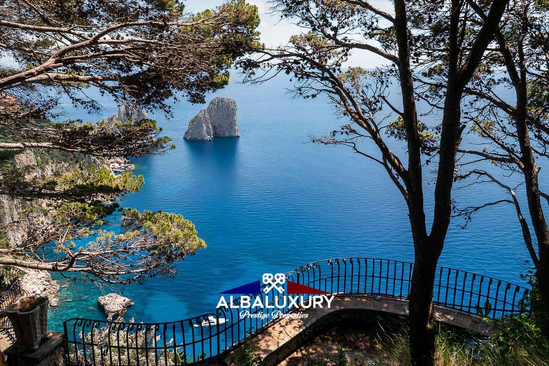 Villa in Positano, Campania, Italy 1 - 15699631
