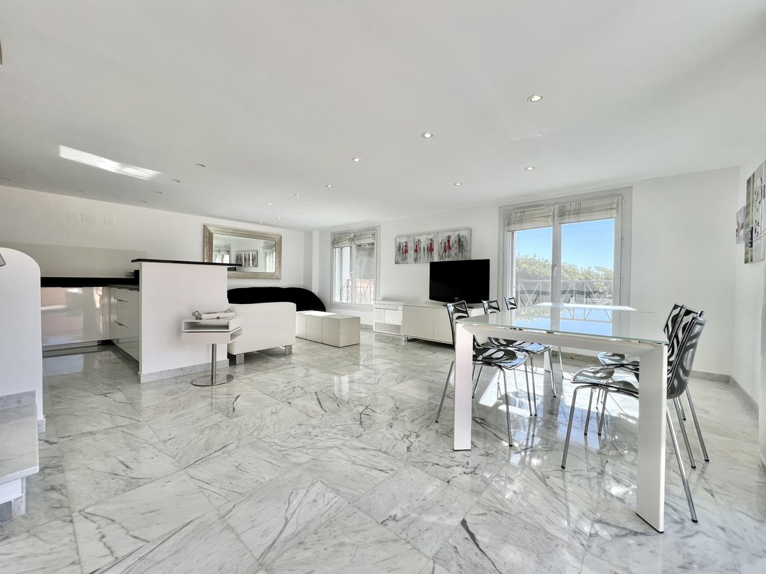 Villa in Ville-Les Saquedes-Le Bouillonnet, Sainte-Maxime, France 1 - 16397103