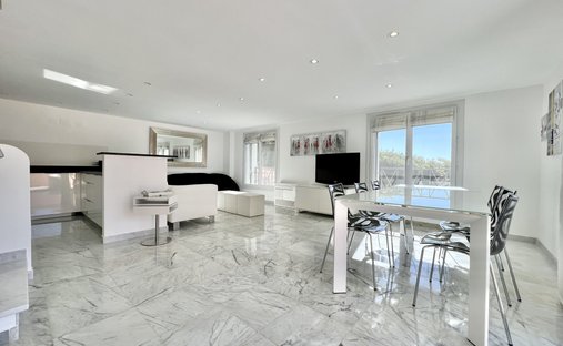Villa in Ville-Les Saquedes-Le Bouillonnet, Sainte-Maxime, France 1