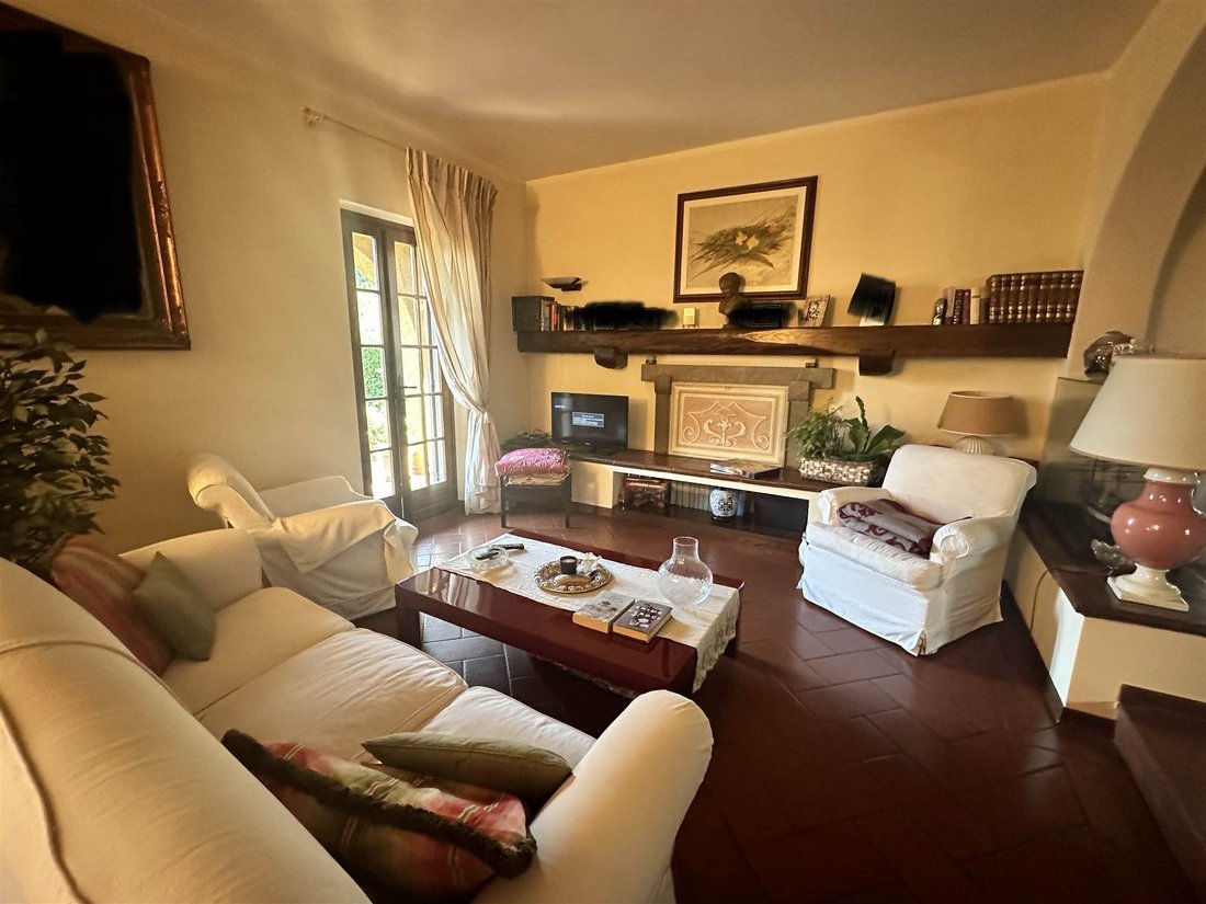 Villa in Vittoria Apuana, Forte dei Marmi, Tuscany 4 - 16398997