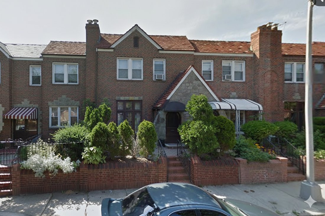 House in New York, New York, United States 3 - 16400042
