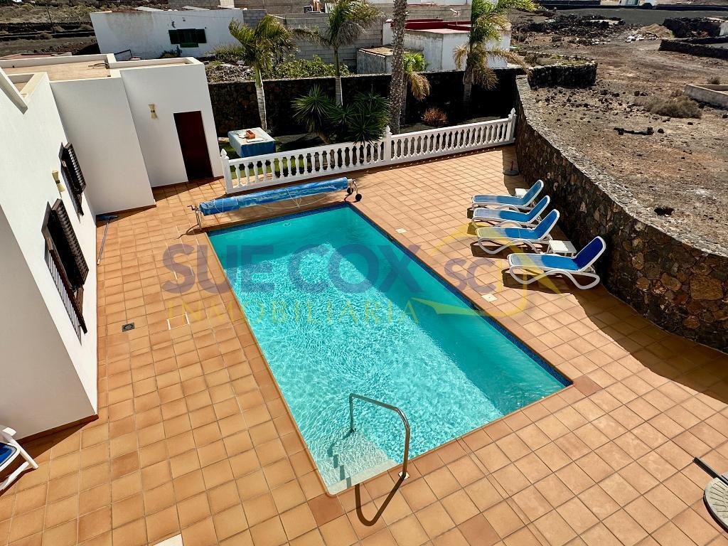 Villa in Yaiza, Canary Islands, Spain 2 - 16398830