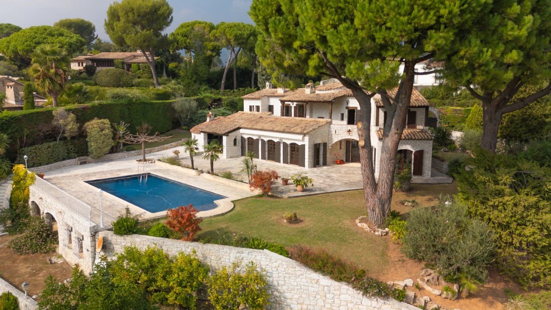 Estate in Quartiers Est les Salettes-Les Campons, La Colle-sur-Loup, France 1 - 16397342