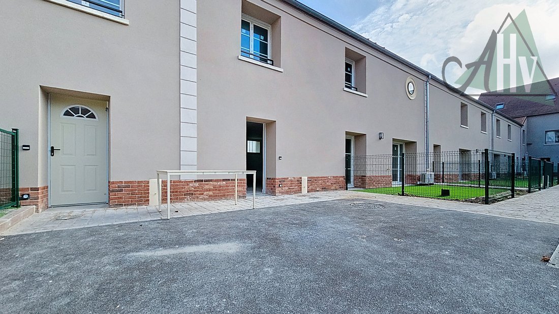House in Centre Ville Sud Ouest, Bussy-Saint-Georges, France 2 - 16074497