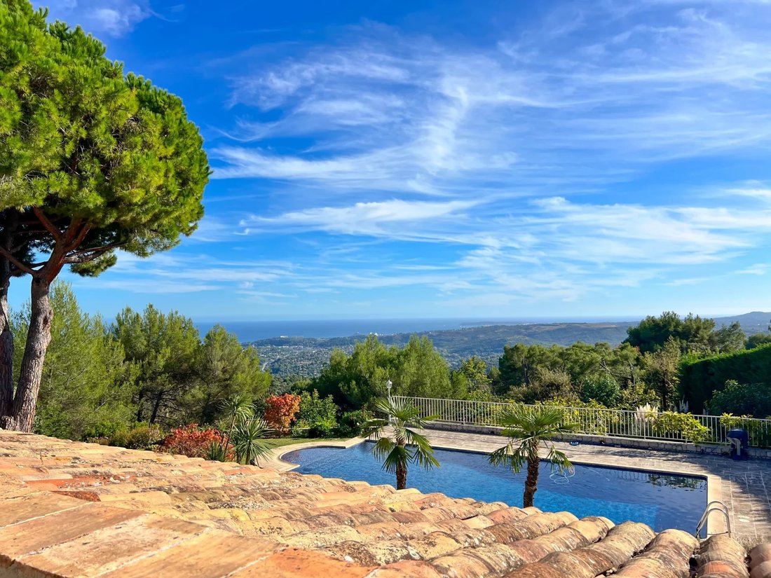 Estate in Quartiers Est les Salettes-Les Campons, La Colle-sur-Loup, France 2 - 16397342