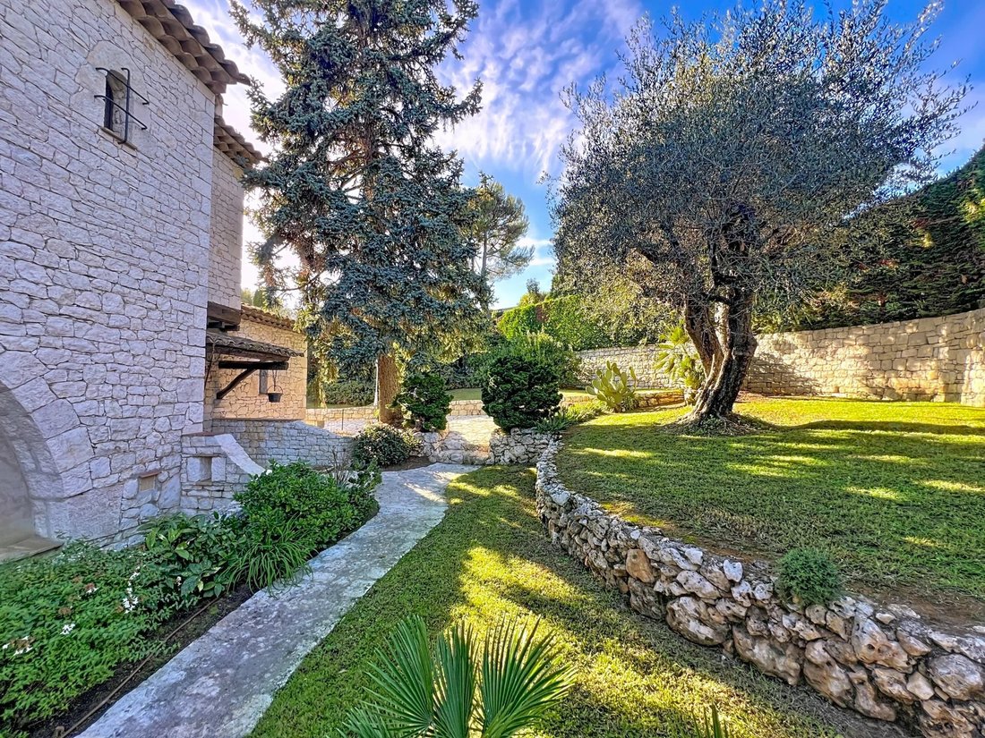 Estate in Quartiers Est les Salettes-Les Campons, La Colle-sur-Loup, France 4 - 16397342