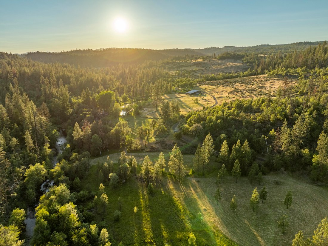 House in Eagle Point, Oregon, United States 4 - 16399610