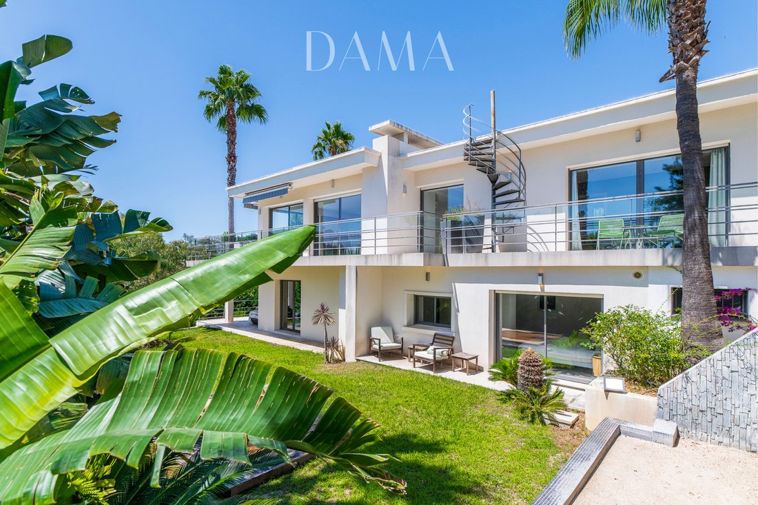 Villa in Centre, Vallauris, France 2 - 15915581