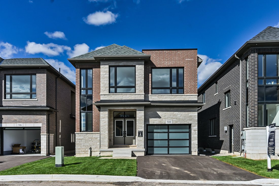 House in Burlington, Ontario, Canada 1 - 16136737