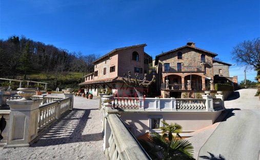 Villa in Montefortino, Marche, Italy 1