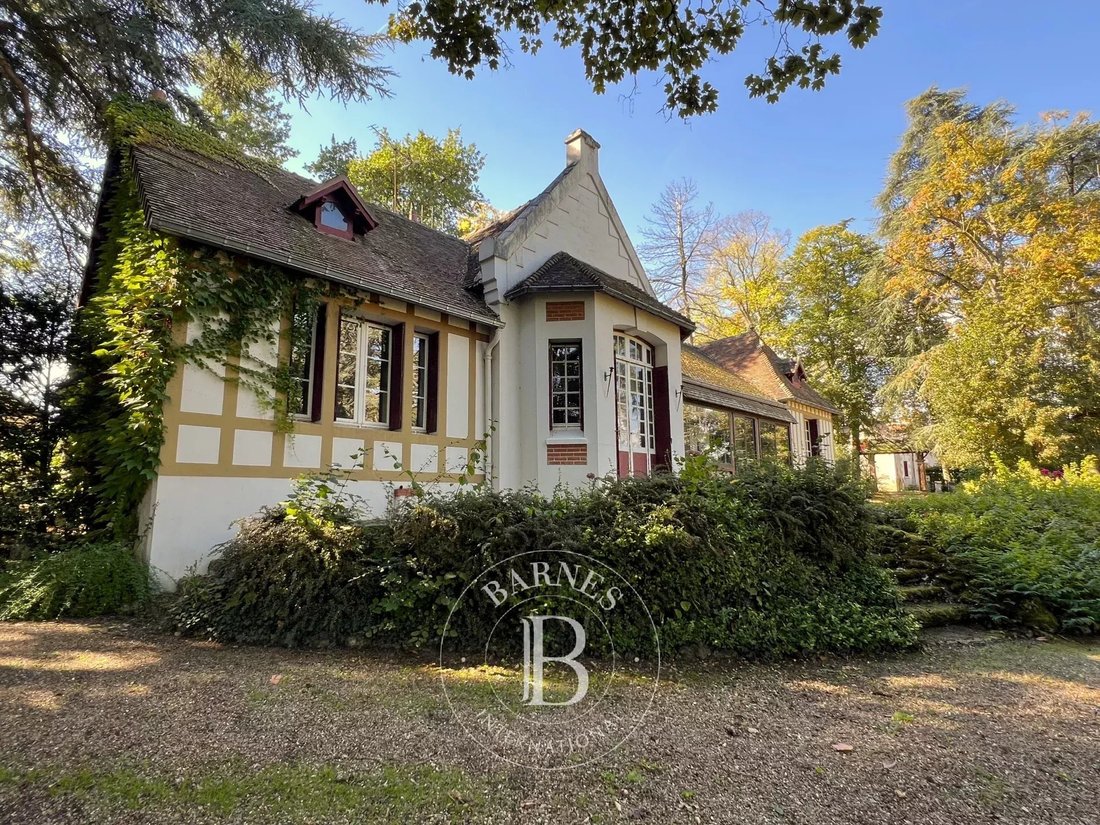 Estate in Veretz, Centre-Val de Loire, France 1 - 16079768