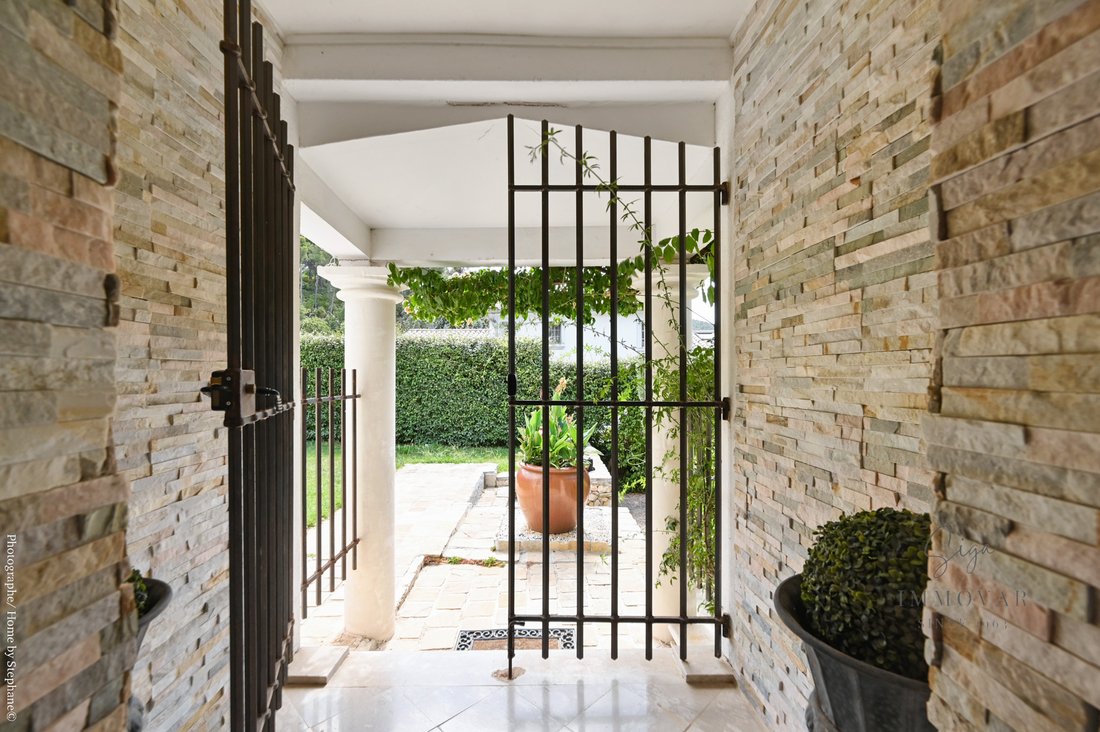 House in Centre Ville, Le Beausset, France 2 - 16398810