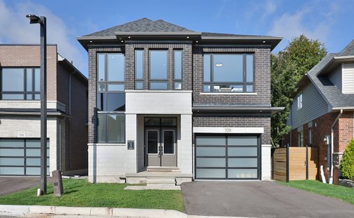 House in Burlington, Ontario, Canada 1
