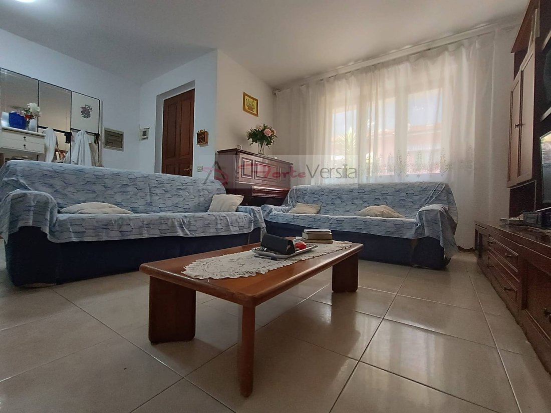 Villa in Vittoria Apuana, Forte dei Marmi, Tuscany 1 - 16399308