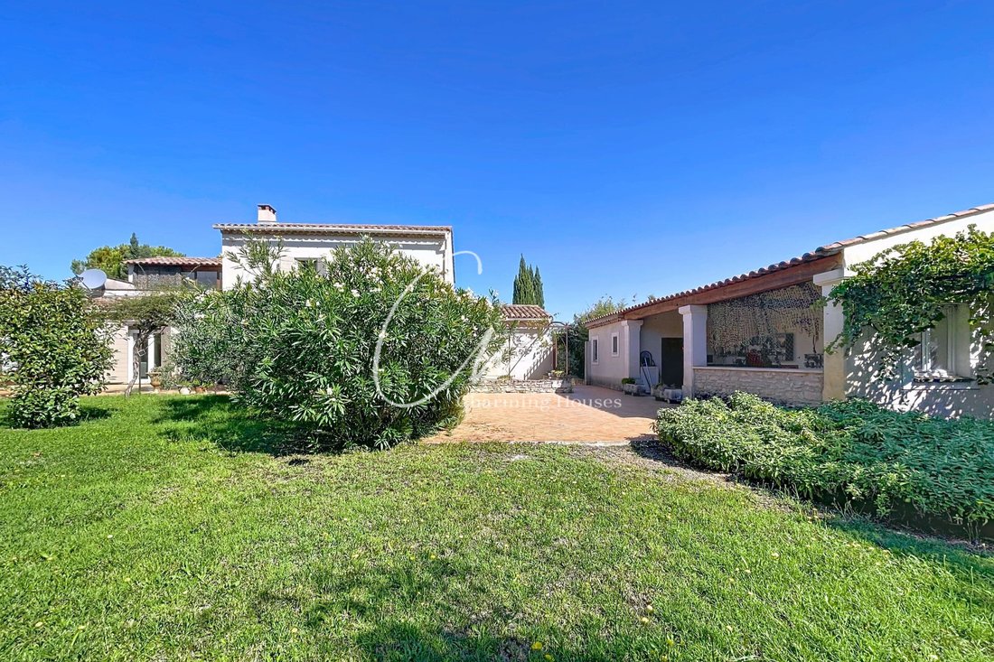 Villa in Maillane, Provence-Alpes-Côte d'Azur, France 2 - 16397460