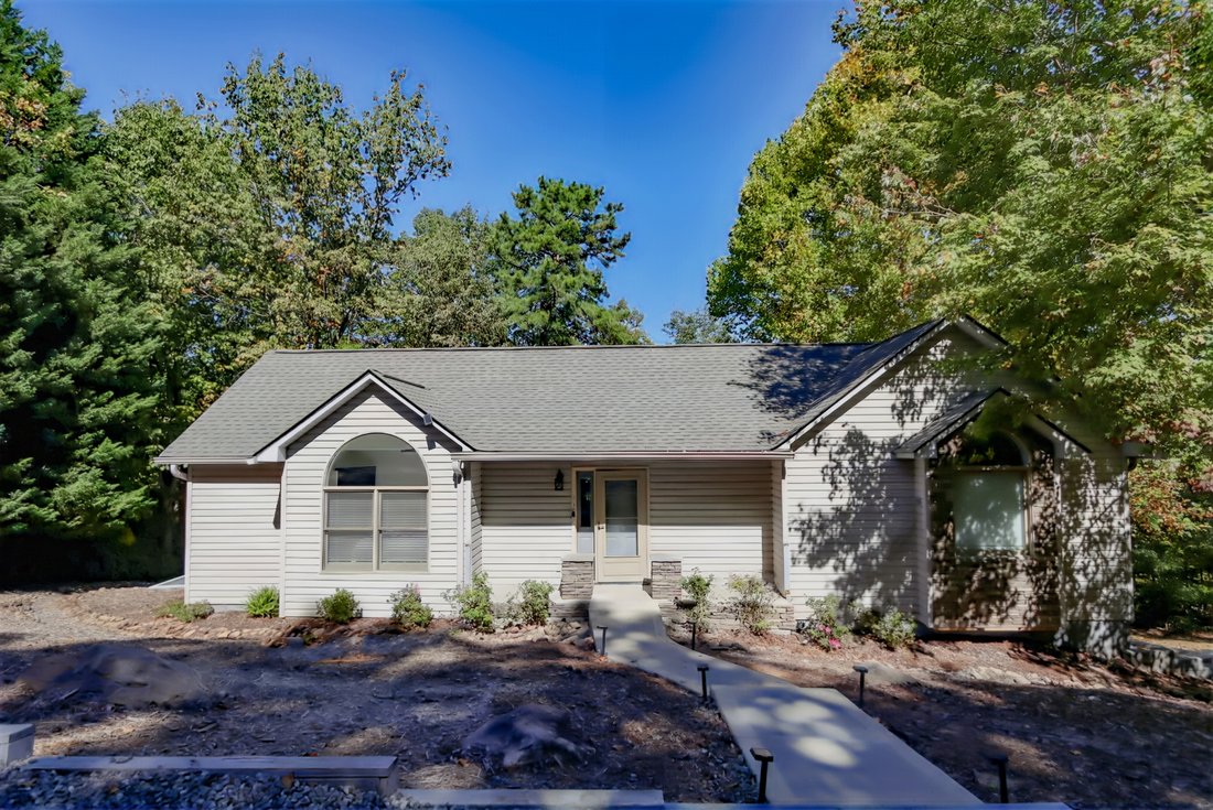 House in Lake Lure, North Carolina, United States 1 - 16290440