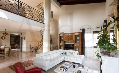 Villa in Historisches Zentrum, Modena, Emilia-Romagna 1