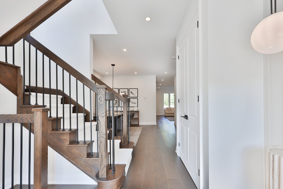 House in Burlington, Ontario, Canada 4 - 16320543