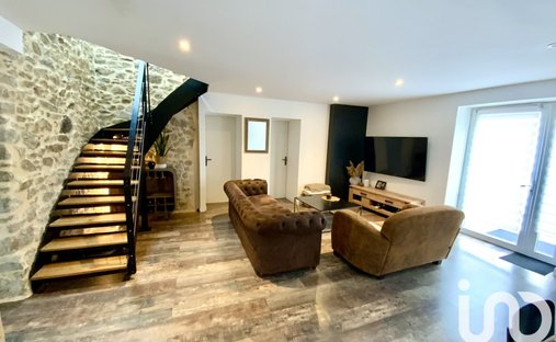 House 379m² Living Space, Great Comfort And Geothermal Energy