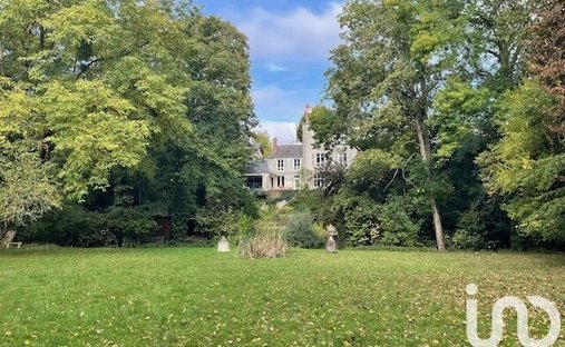House in Chaingy, Centre-Val de Loire, France 1