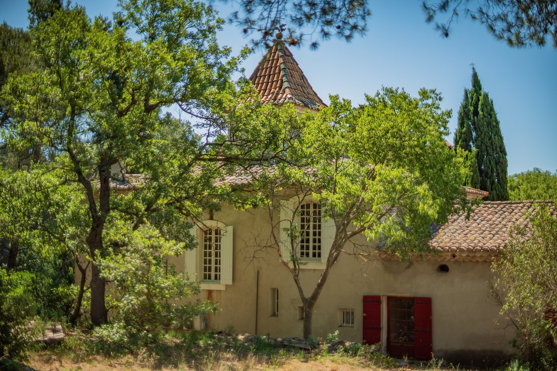 Castle in Nevons-route d'Apt, L'Isle-sur-la-Sorgue, France 2 - 16372251