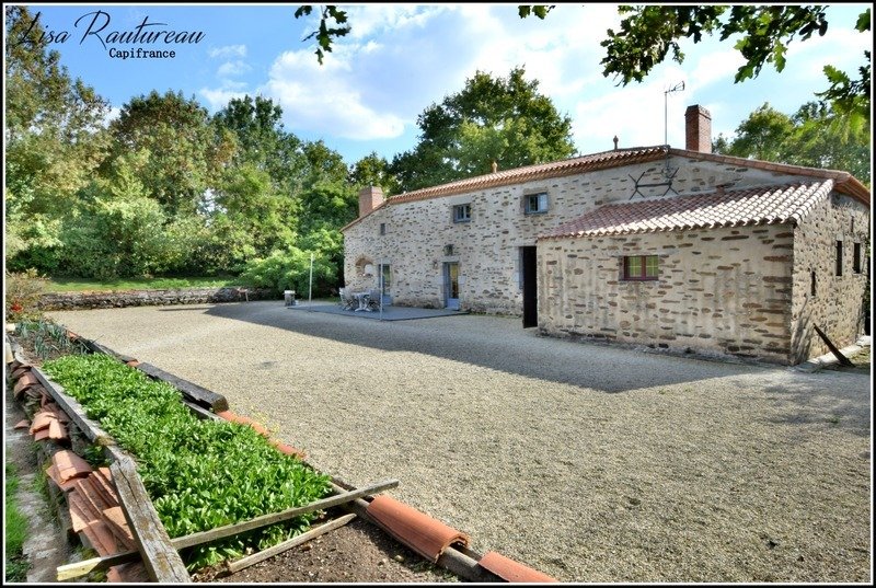 House in Chavagnes-en-Paillers, Pays de la Loire, France 3 - 16362486