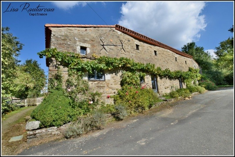 House in Chavagnes-en-Paillers, Pays de la Loire, France 1 - 16362486