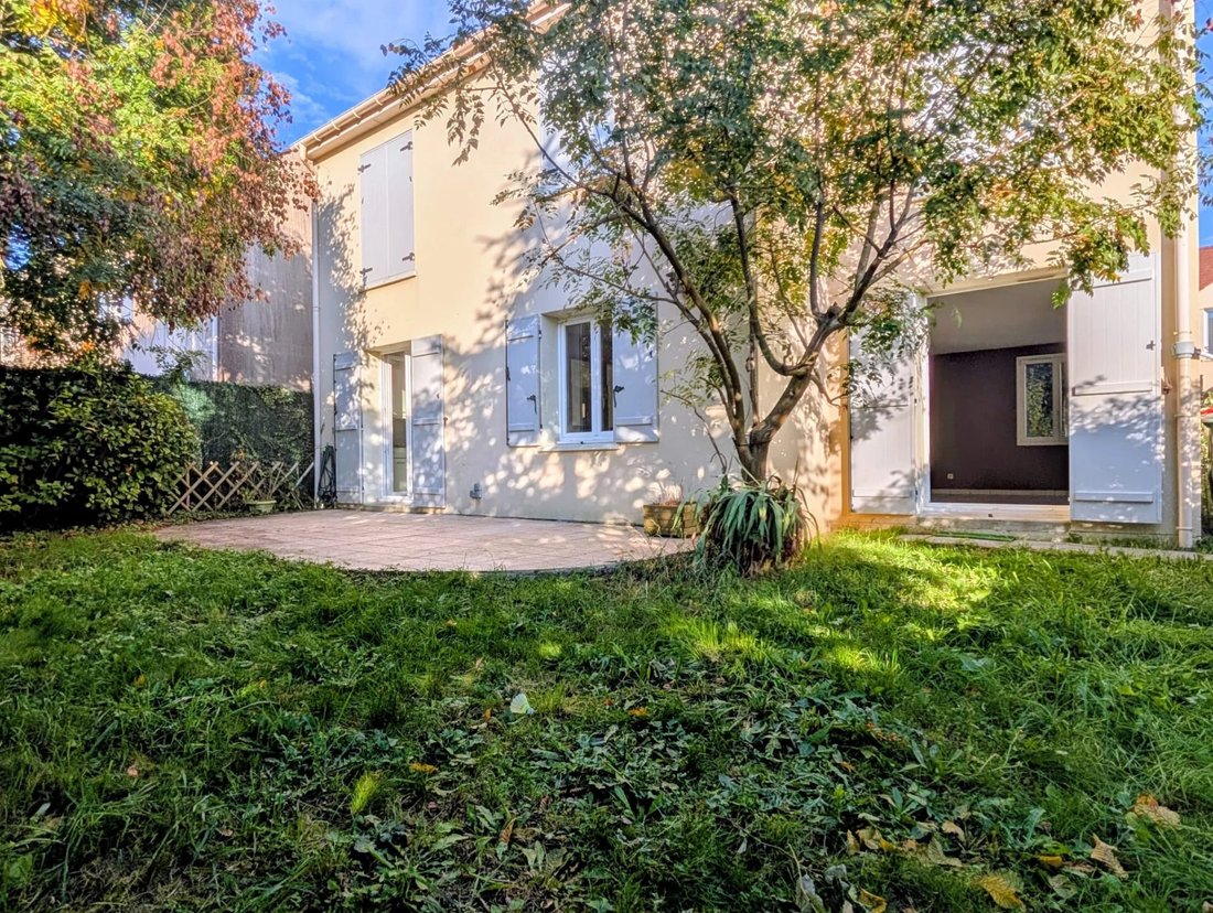 House in Centre Ville, Plaisir, France 1 - 16359180