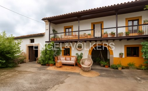 Country House in Entrambasaguas, Cantabria, Spain 1