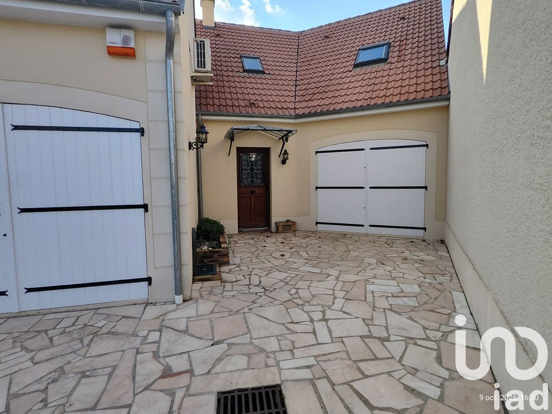 House in Courcouronnes, Evry-Courcouronnes, France 2 - 16398215