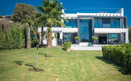 Villa in Estepona, Andalusien, Spanien 1