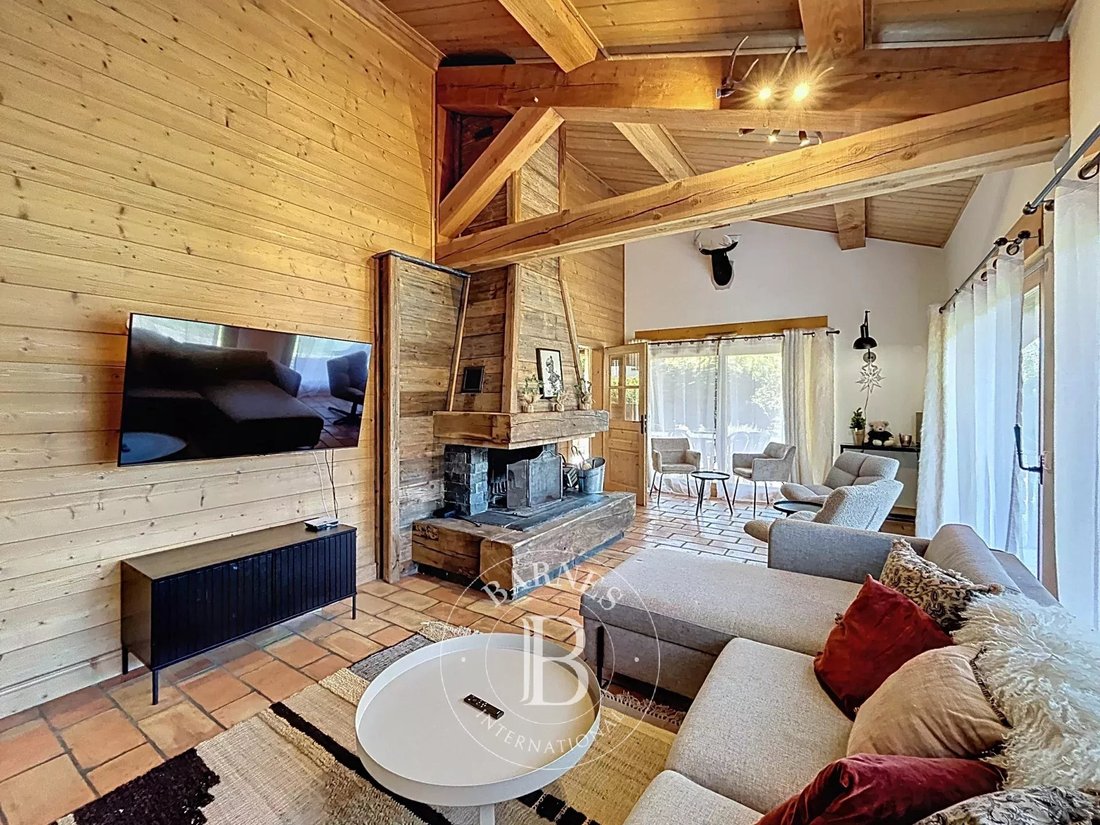 Estate in Les Gets, Auvergne-Rhône-Alpes, France 2 - 16397523