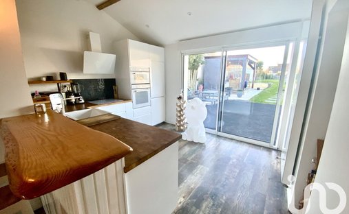 House 379m² Living Space, Great Comfort And Geothermal Energy