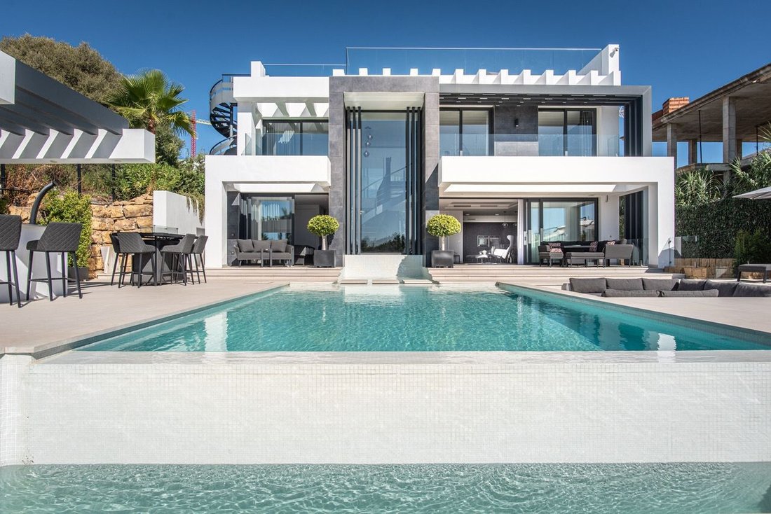Villa in Estepona, Andalusia, Spain 3 - 16397654